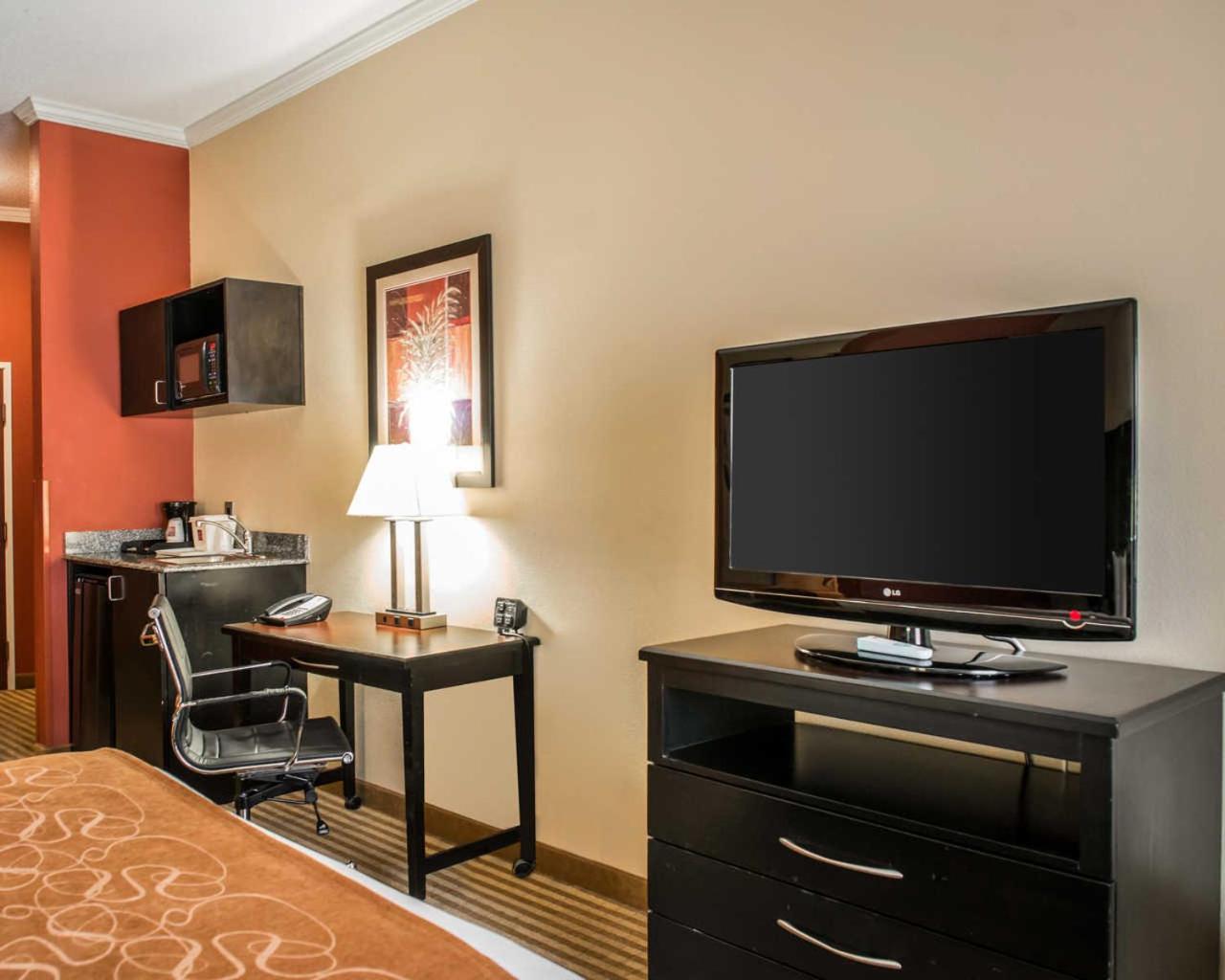 Comfort Suites Panama City Near Tyndall Afb Exterior photo