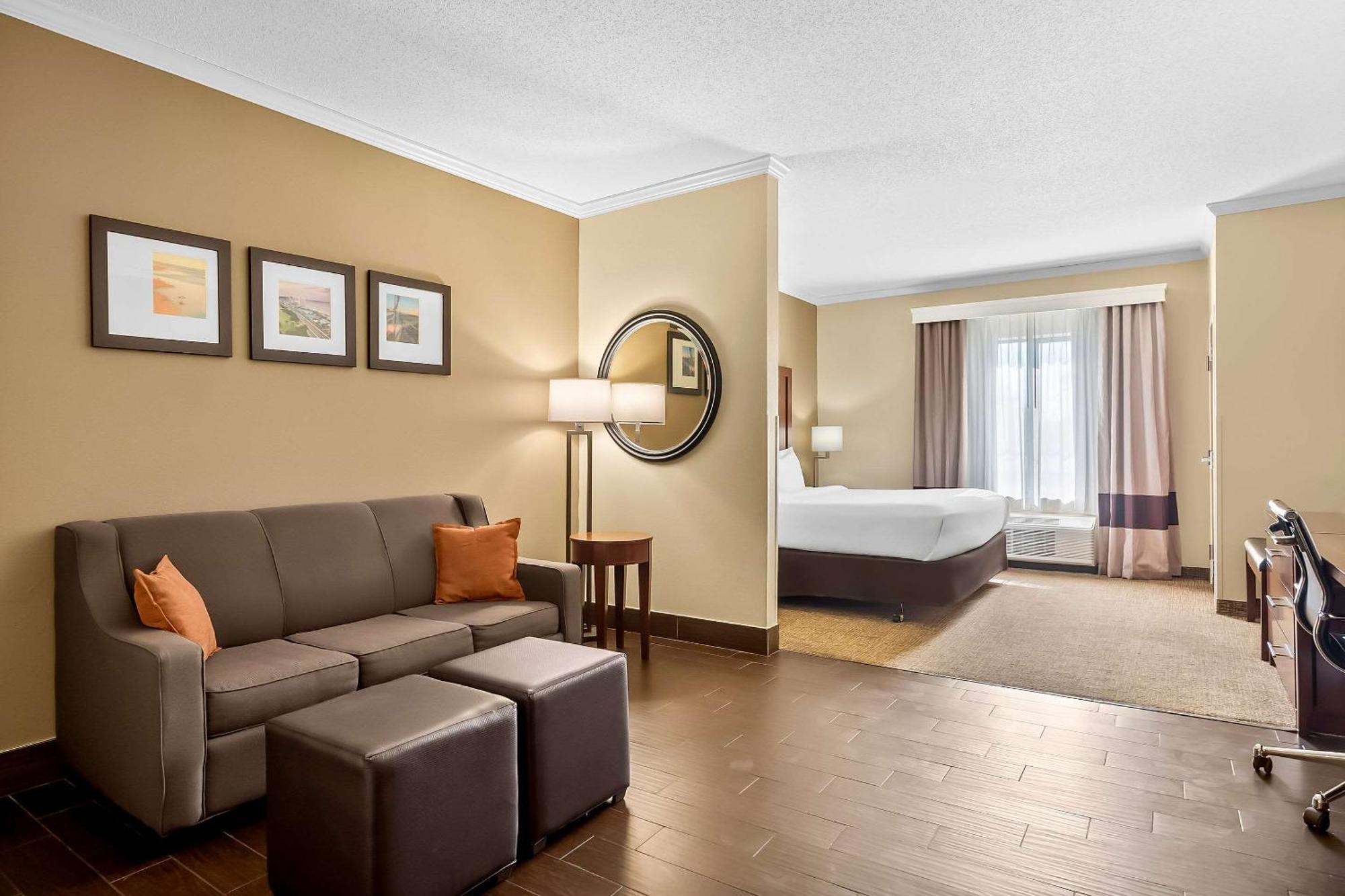 Comfort Suites Panama City Near Tyndall Afb Exterior photo