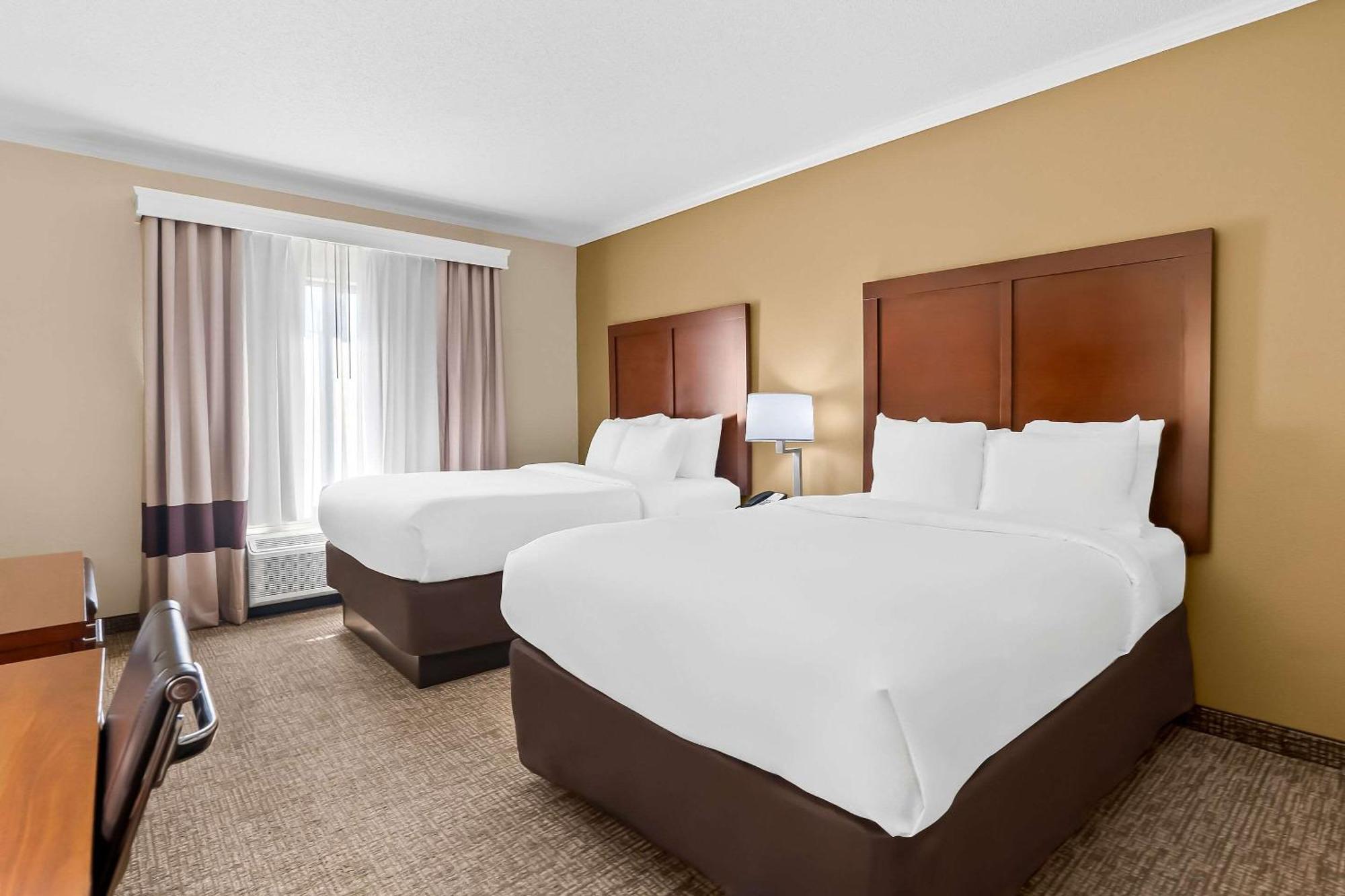 Comfort Suites Panama City Near Tyndall Afb Exterior photo