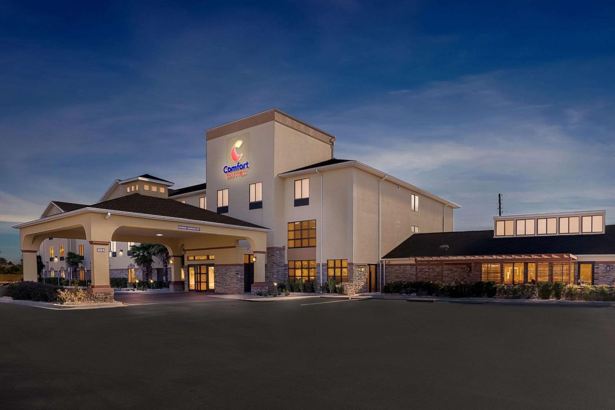 Comfort Suites Panama City Near Tyndall Afb Exterior photo